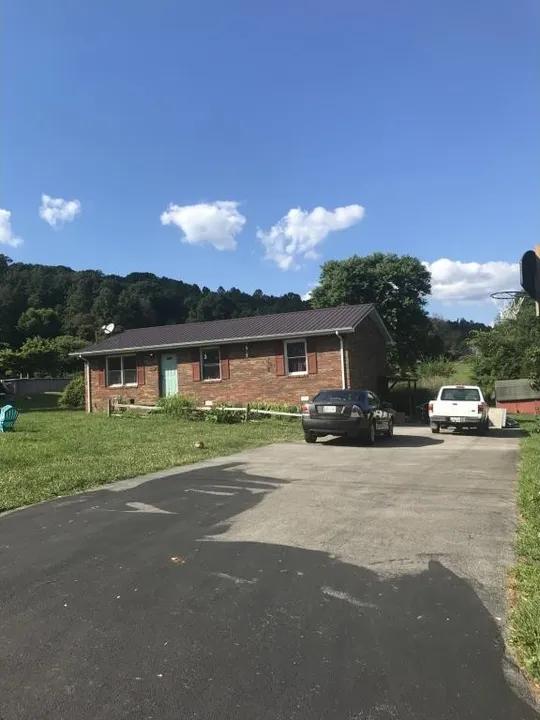 242 Flat Creek Ln